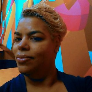 Meet your Posher, Elisa